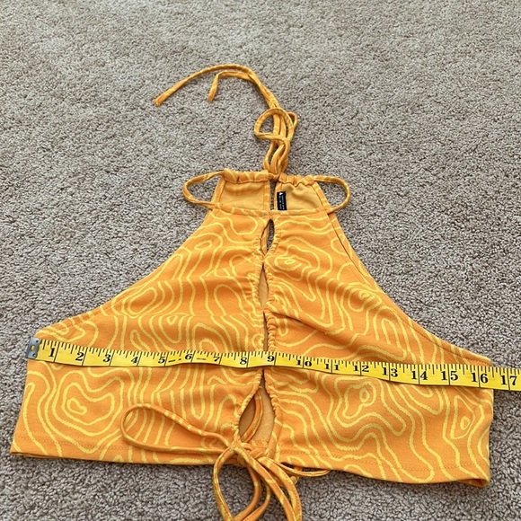 Zara large jacquard halter keyhole top. - Picture 8 of 13